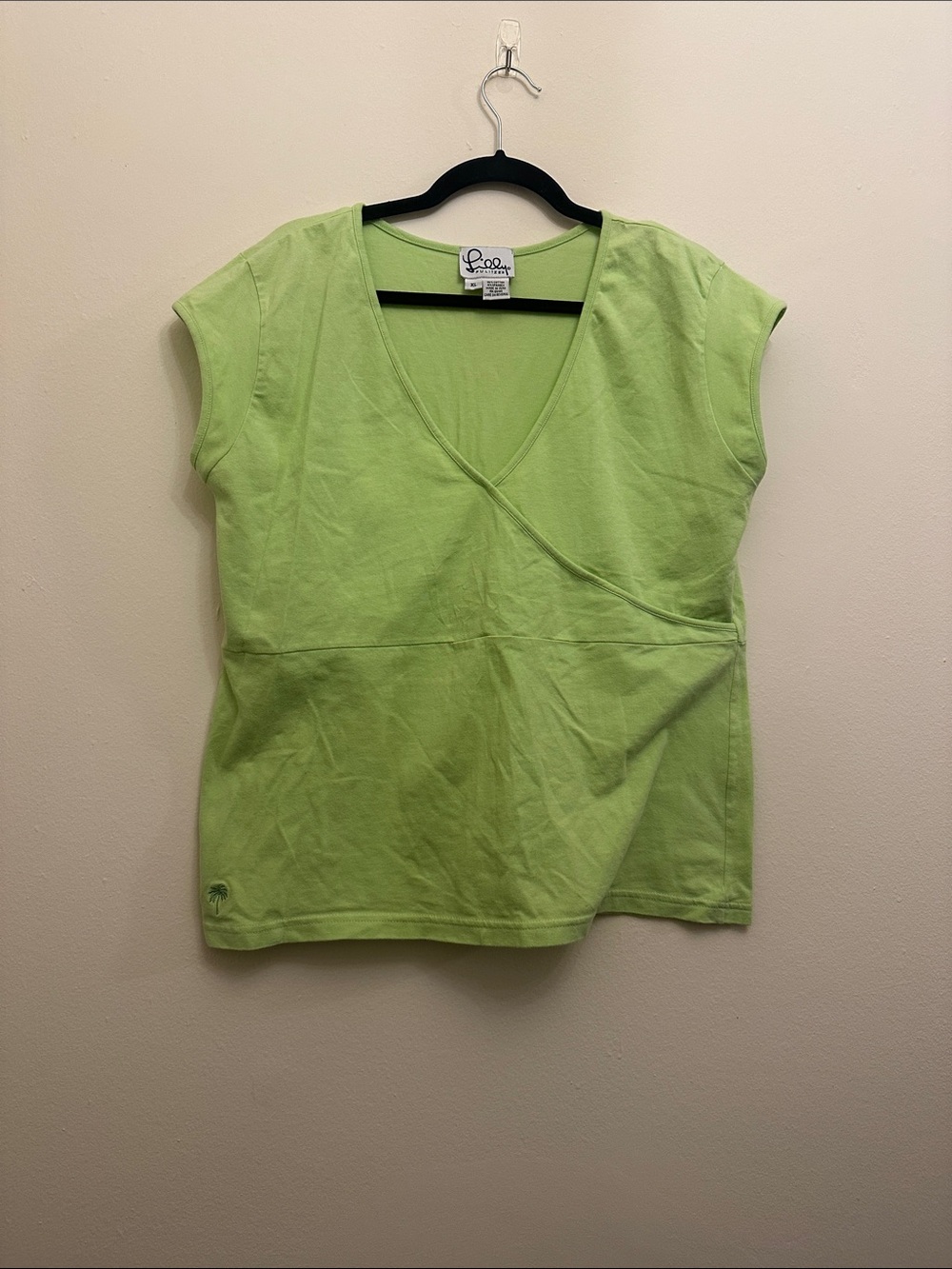 Lilly Pulitzer Lime Green V-Neck Short Sleeve Cotton T-Shirt XL Summer Coastal